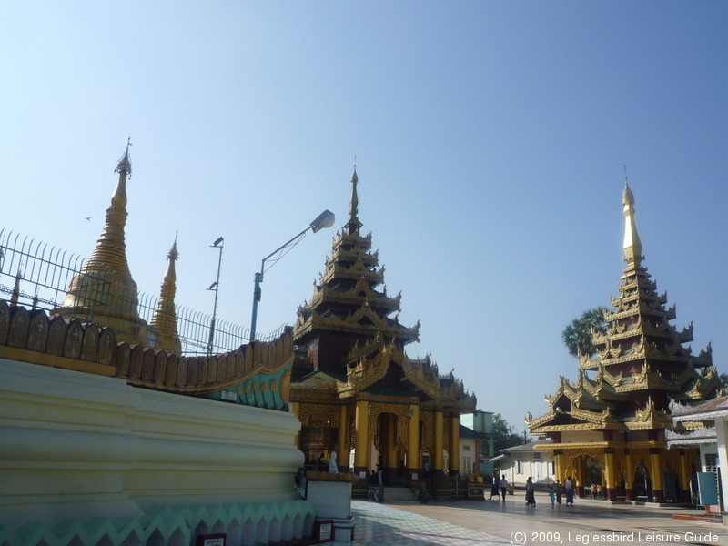Shwemawdaw Pagoda07